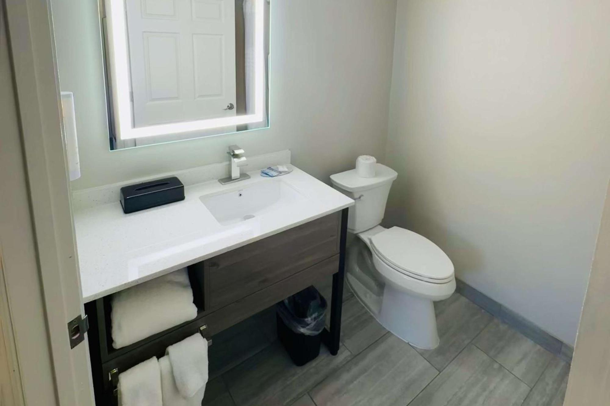 Clarion Pointe