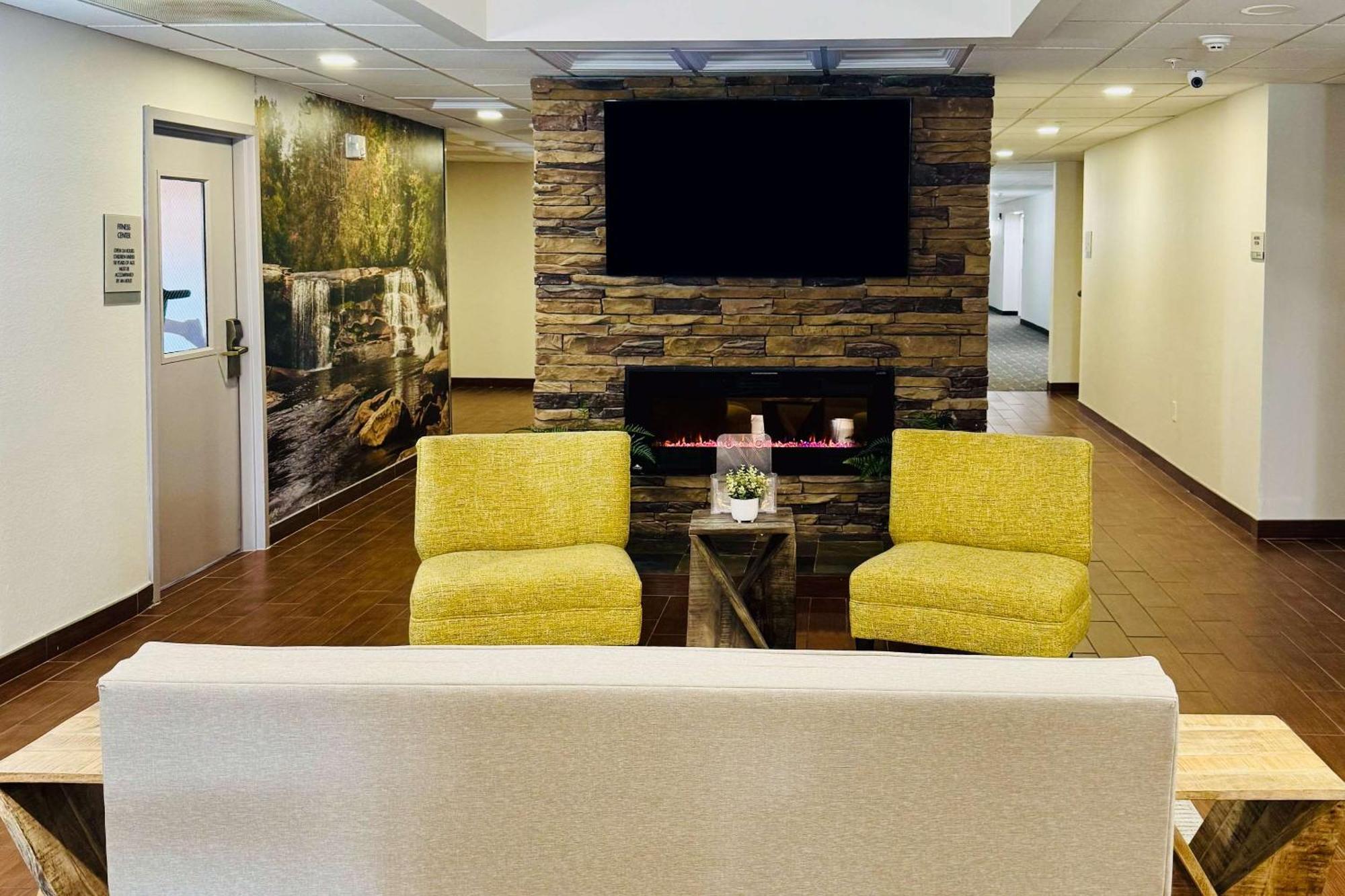 Hotel Clarion Pointe Albemarle