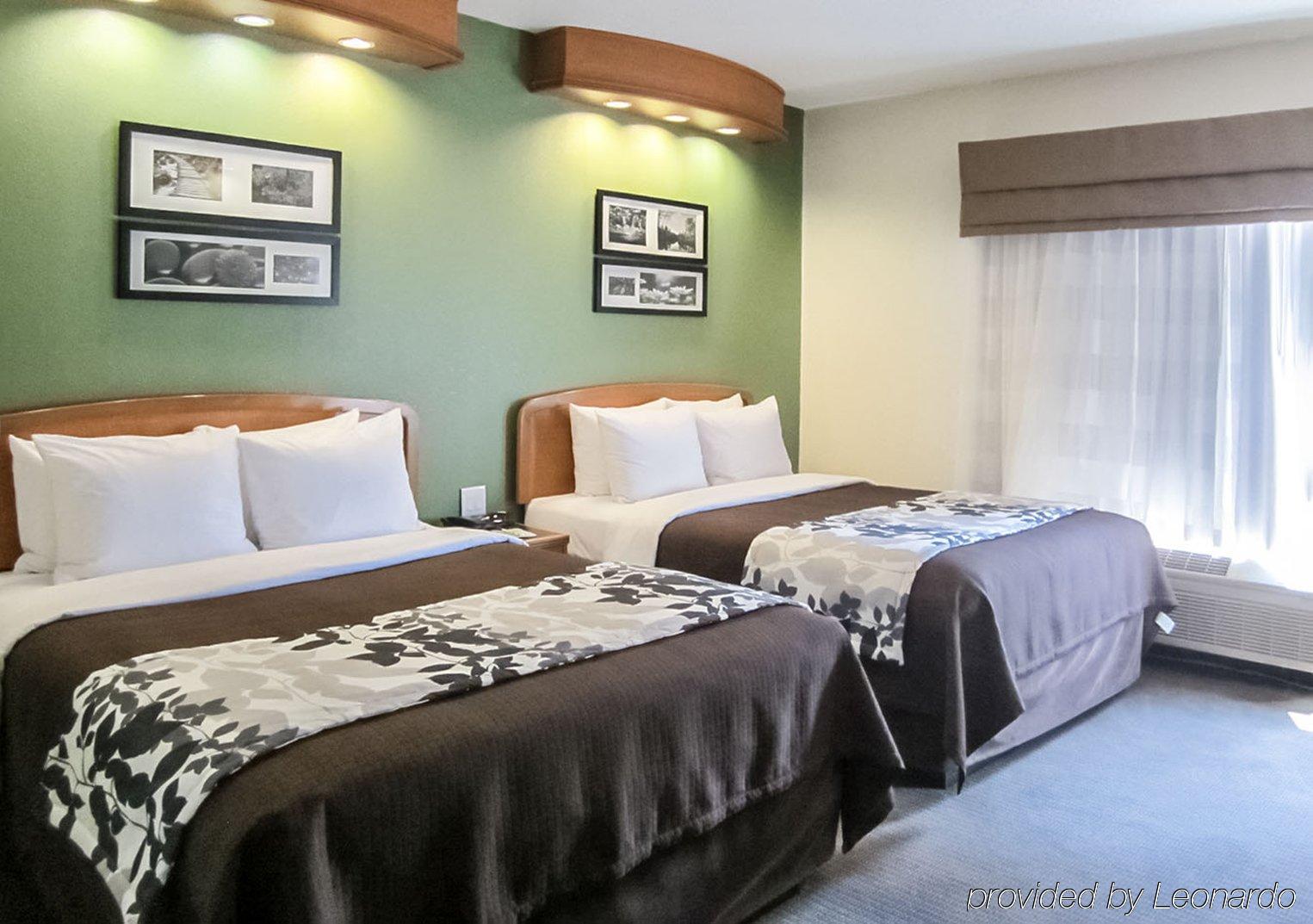 Hotel Clarion Pointe 2*