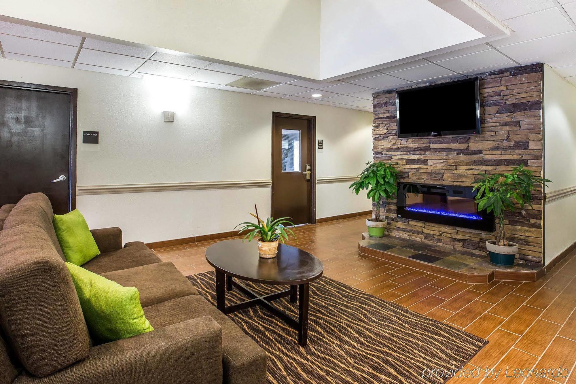 Clarion Pointe 2* Albemarle