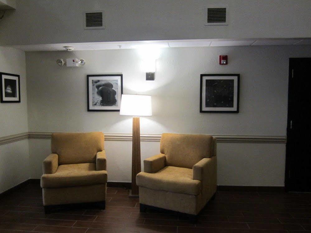 Hotel Clarion Pointe 2*