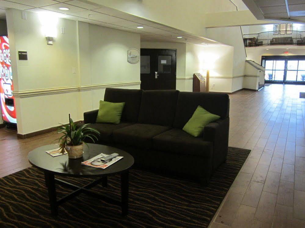 Clarion Pointe 2* Albemarle